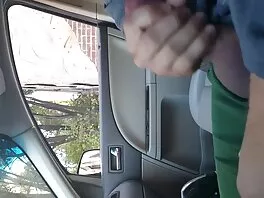 დიდი მამალი ანადგურებს თინეიჯერულ პუსიას